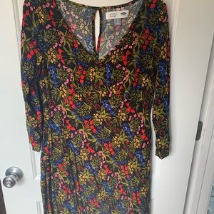 Old Navy maternity dress, never worn.